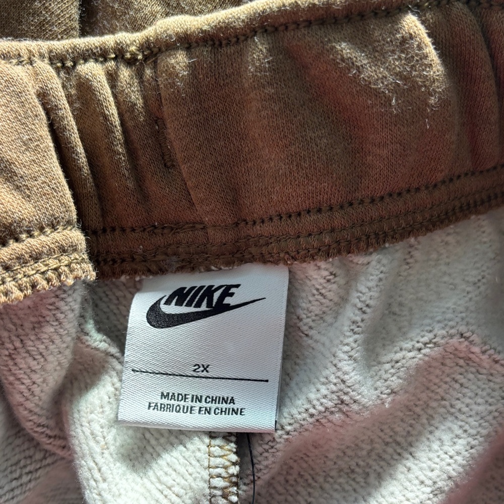 Nike Nike Club fleece shorts Casual Shorts, NWT, has side pockets and drawstring - Picture 9 of 11